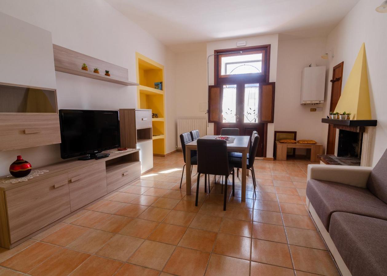 Casa Vacanze Gran Sasso Кастель-дель-Монте Екстер'єр фото